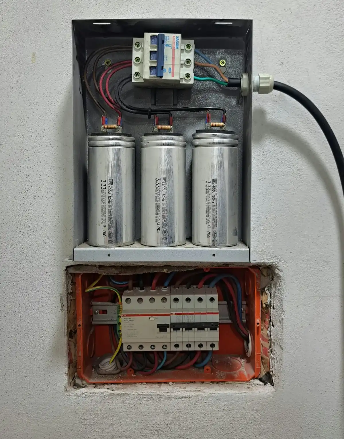 Banco de capacitores en instalación eléctrica
