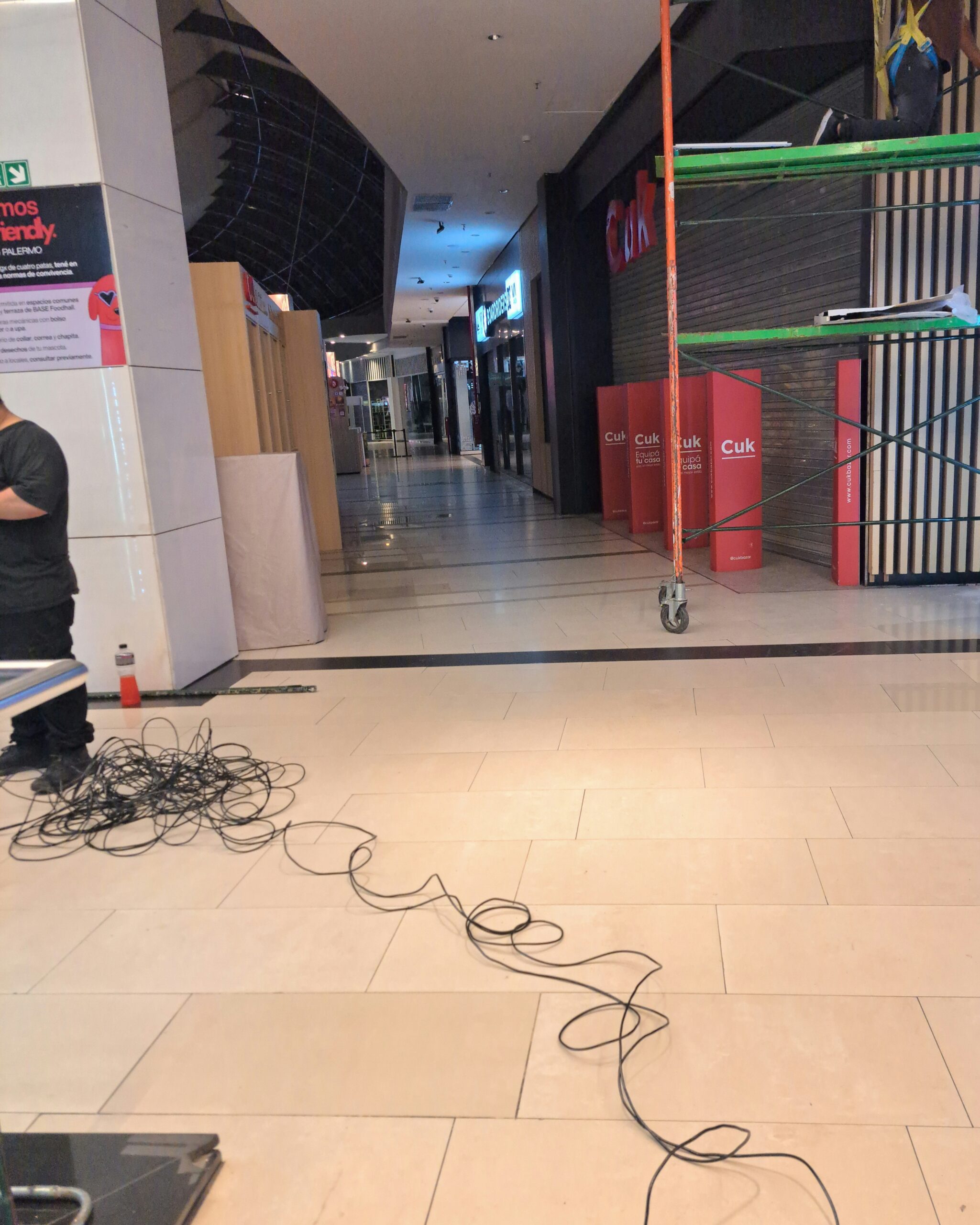Trabajo eléctrico realizado en Alto Palermo Shopping